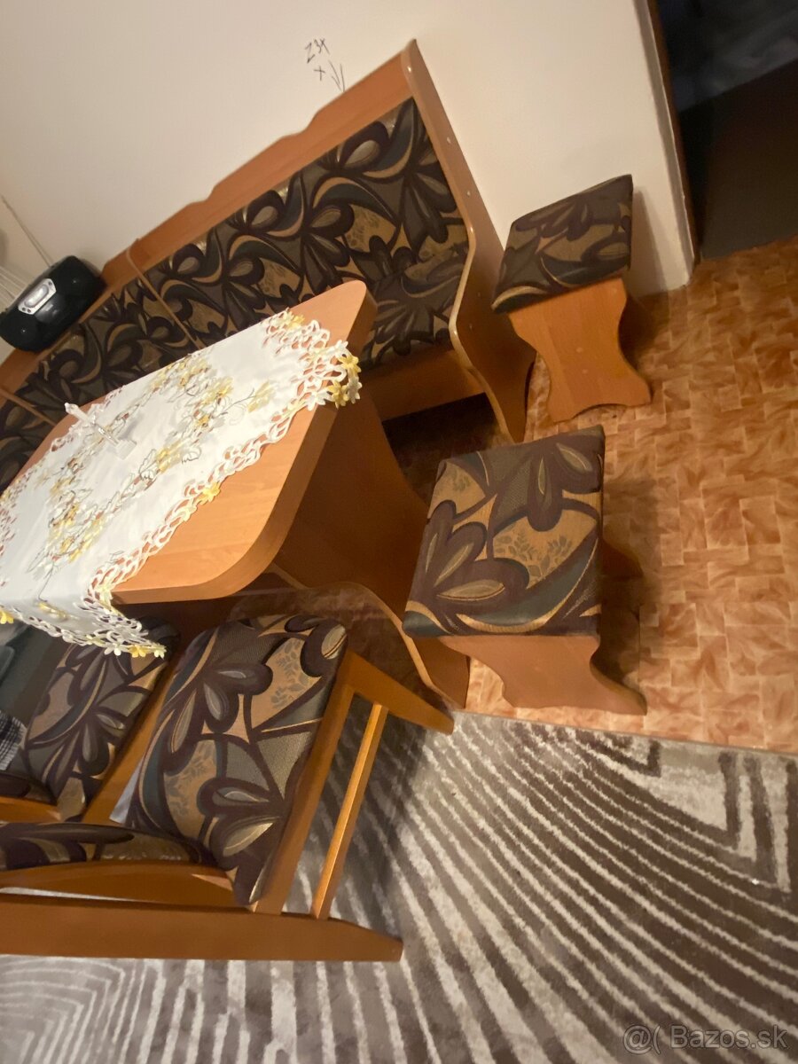 Predam rohovu lavicu