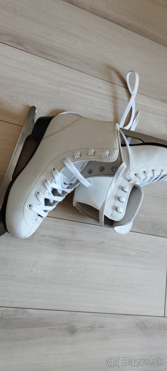 Predám dievčenské korčule 33