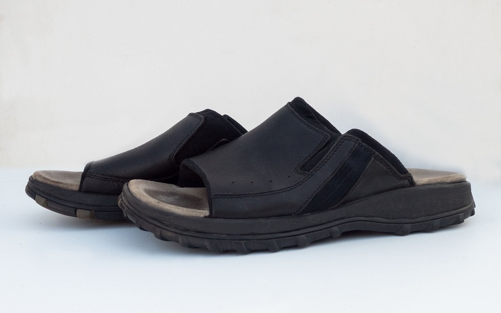 Pohodlné kožené šľapky Clarks