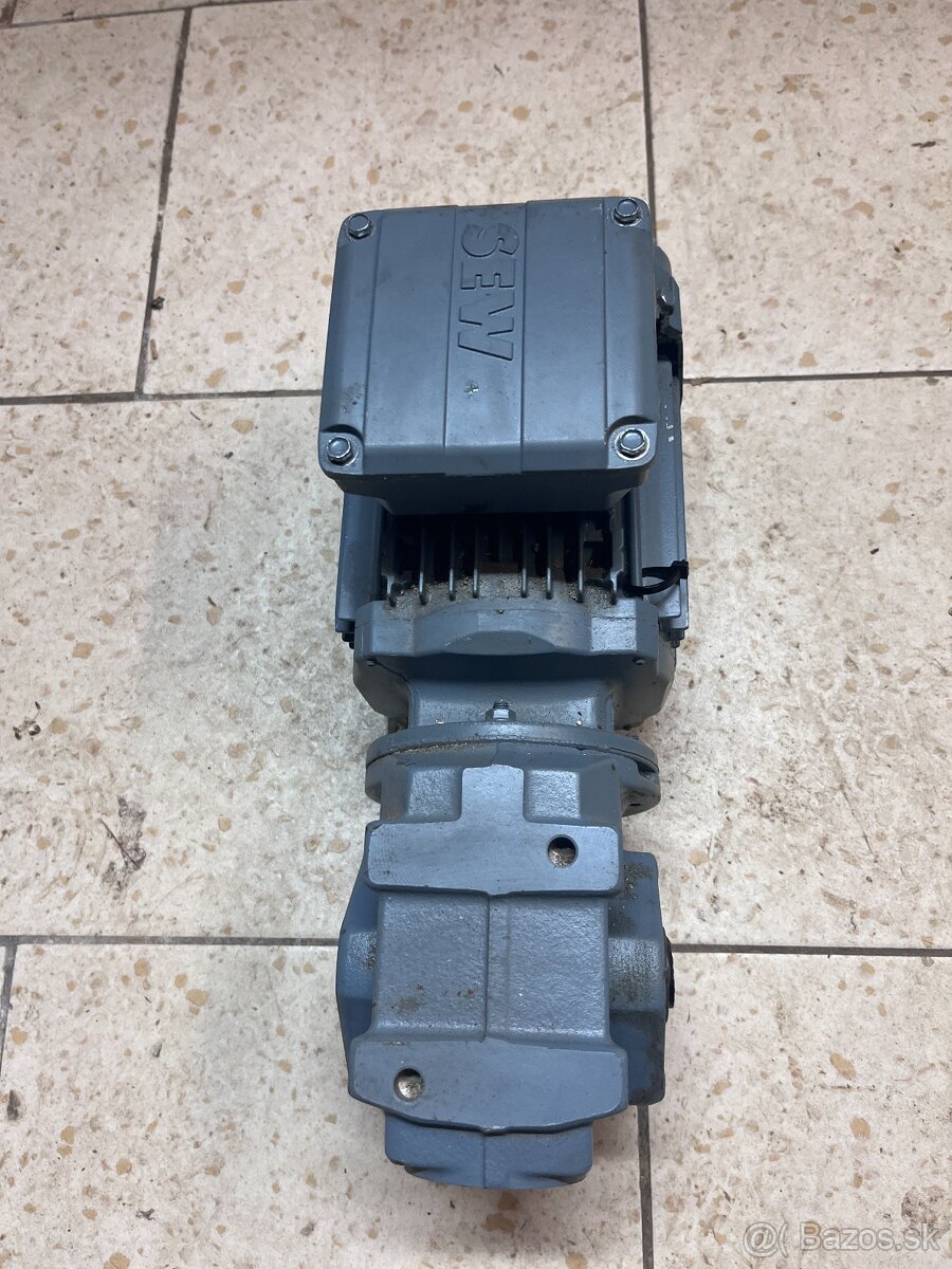Prevodovka s elektromotorom SEW