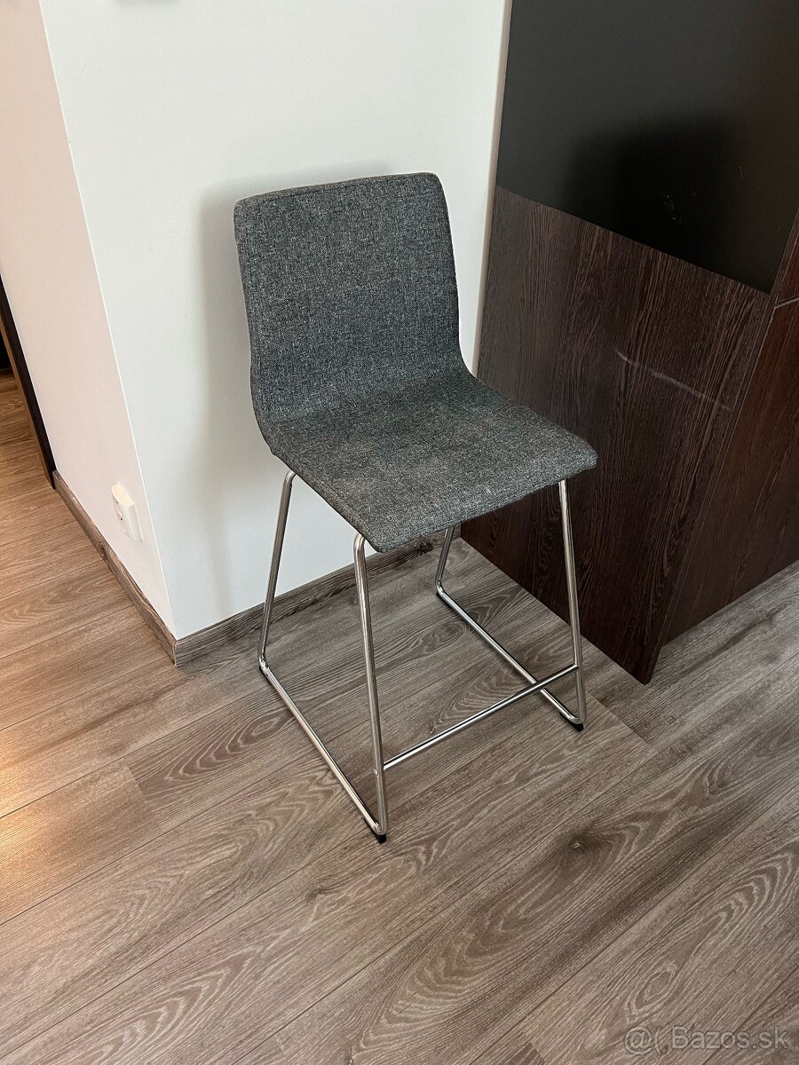 Barová stolička IKEA LILLANAS