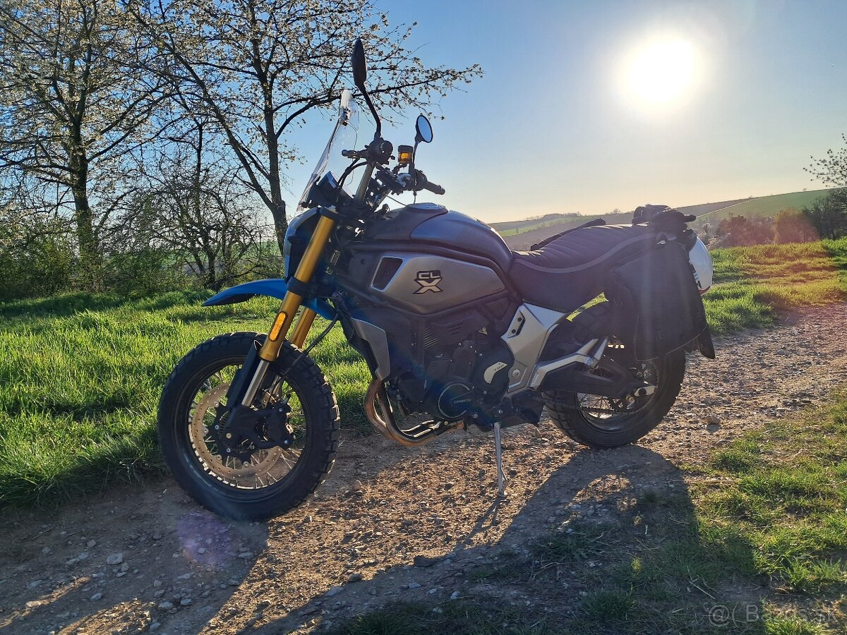 CFMOTO 700 CL-X ADV