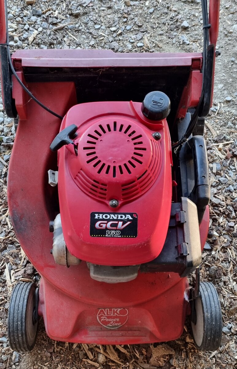 Predam kosacku honda motor na diely
