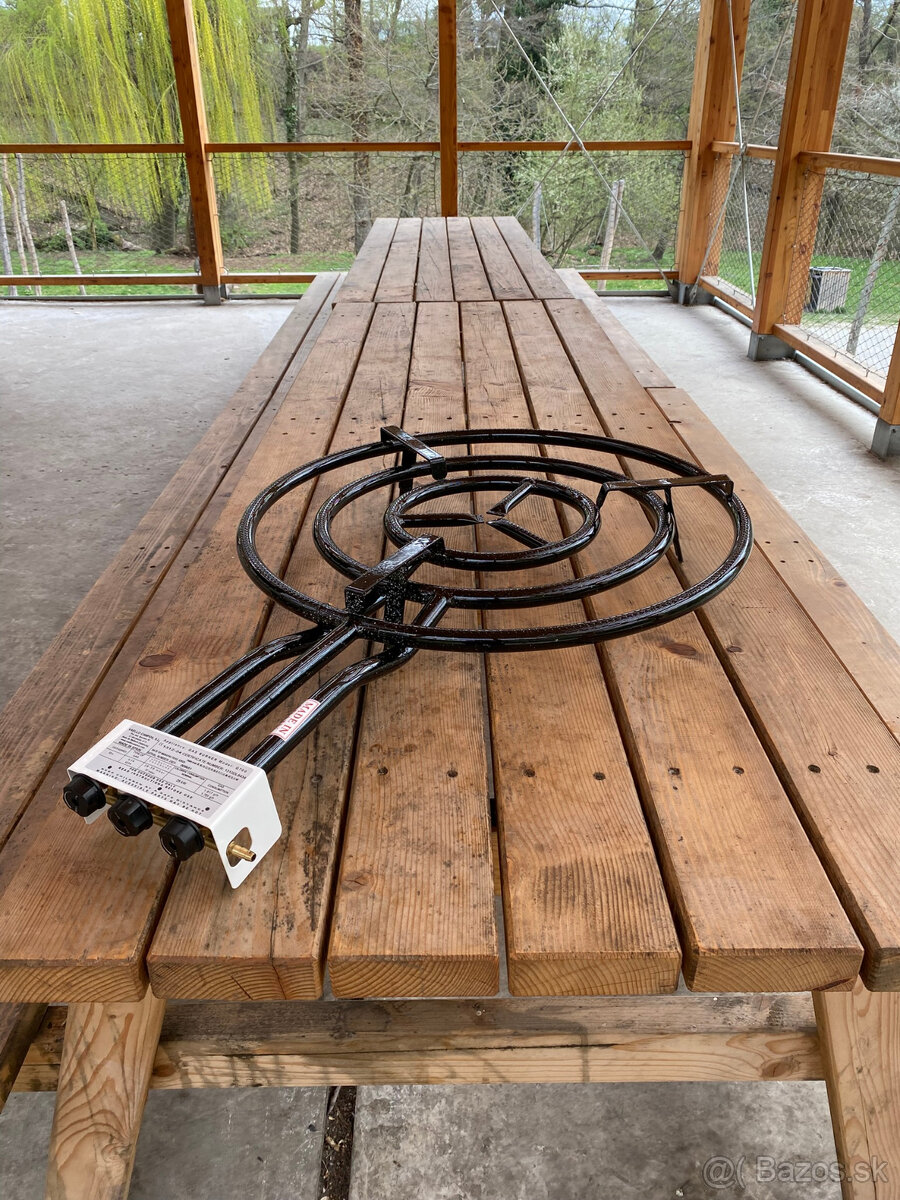 Predám plynový horák na varenie, výkon 25 kW, priemer 75 cm.