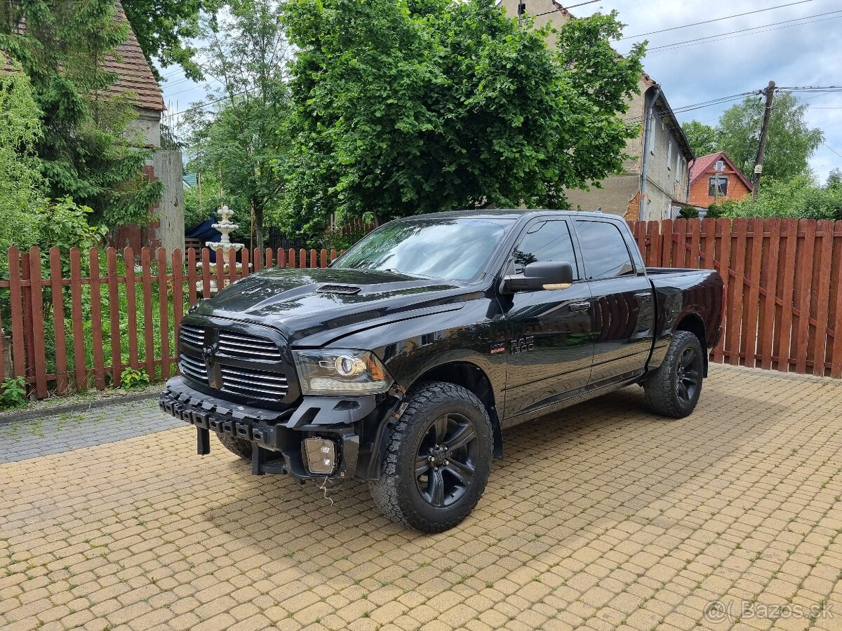 Dodge RAM sport 2015 4x4 5.7 hemi