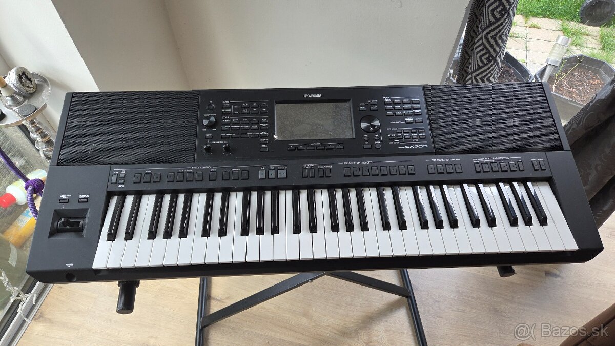 Yamaha psr sx 700