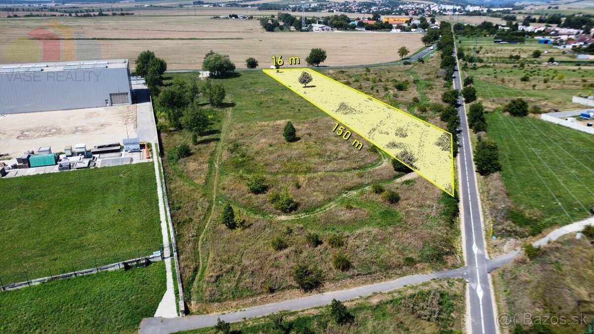 INVESTIČNÝ POZEMOK 2250 M2 NA PREDAJ – KRAKOVANY, časť STRÁŽ