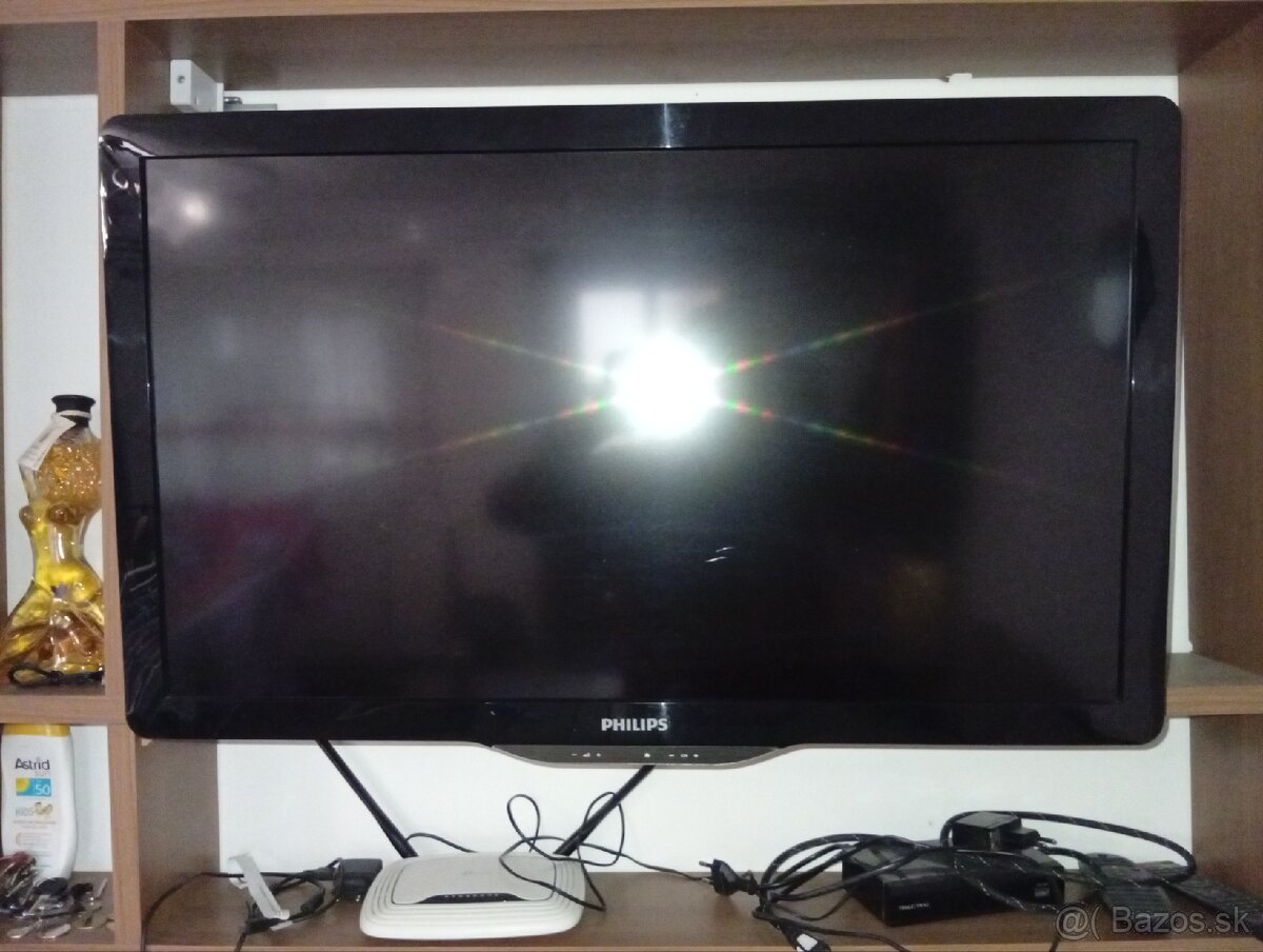 Led TV Philips 32" (82cm)HDMI s konzolou na stenu