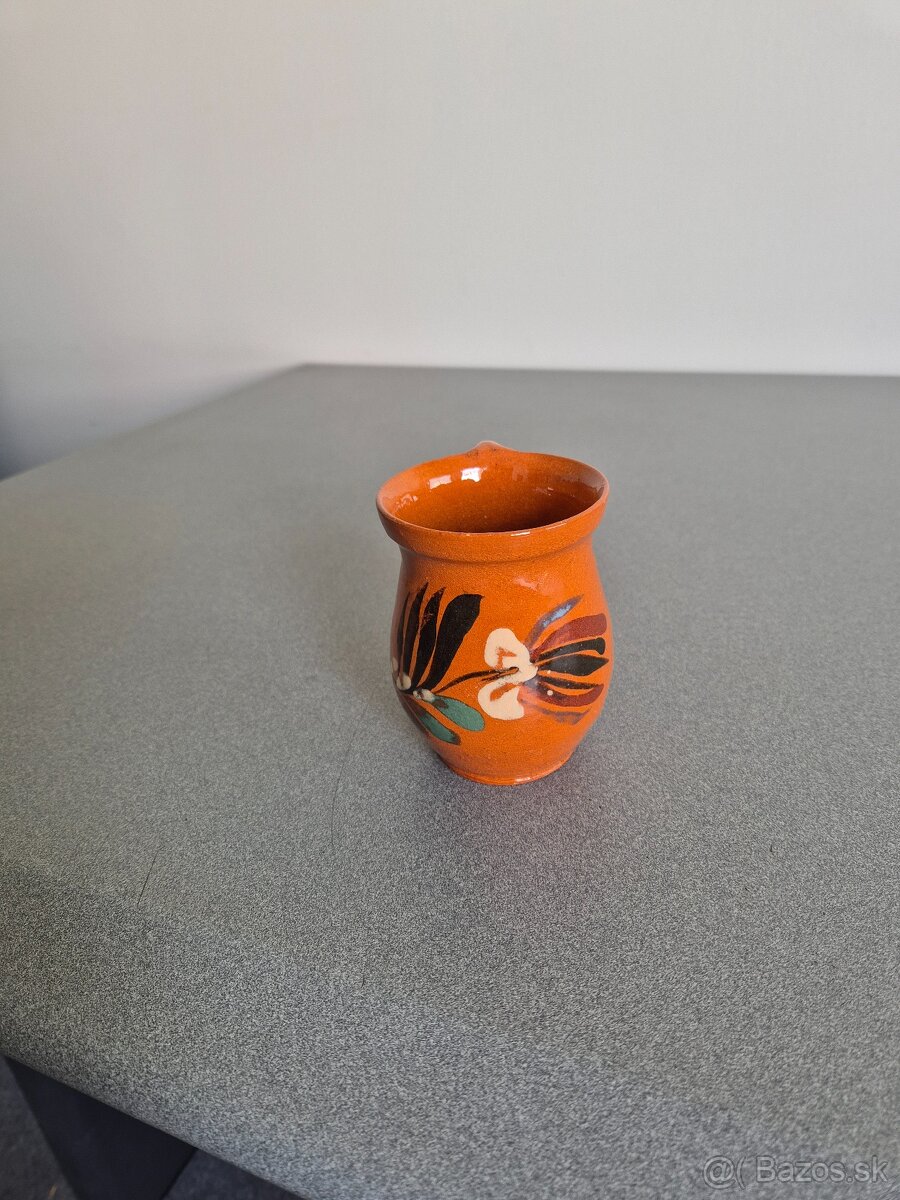 Krčah na med, nápoje, kvety