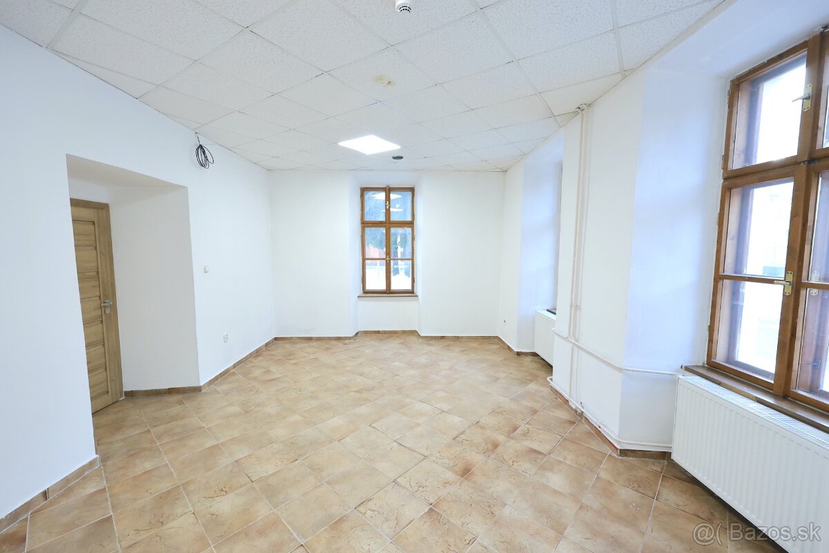 Kancelárske a obchodné priestory KNM