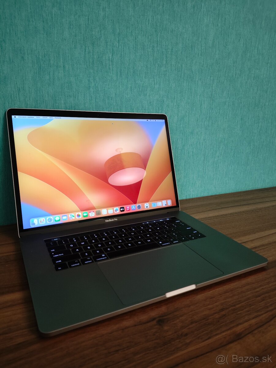 MacBook Pro 15 2017 | i7 • 16GB • 256GB SSD