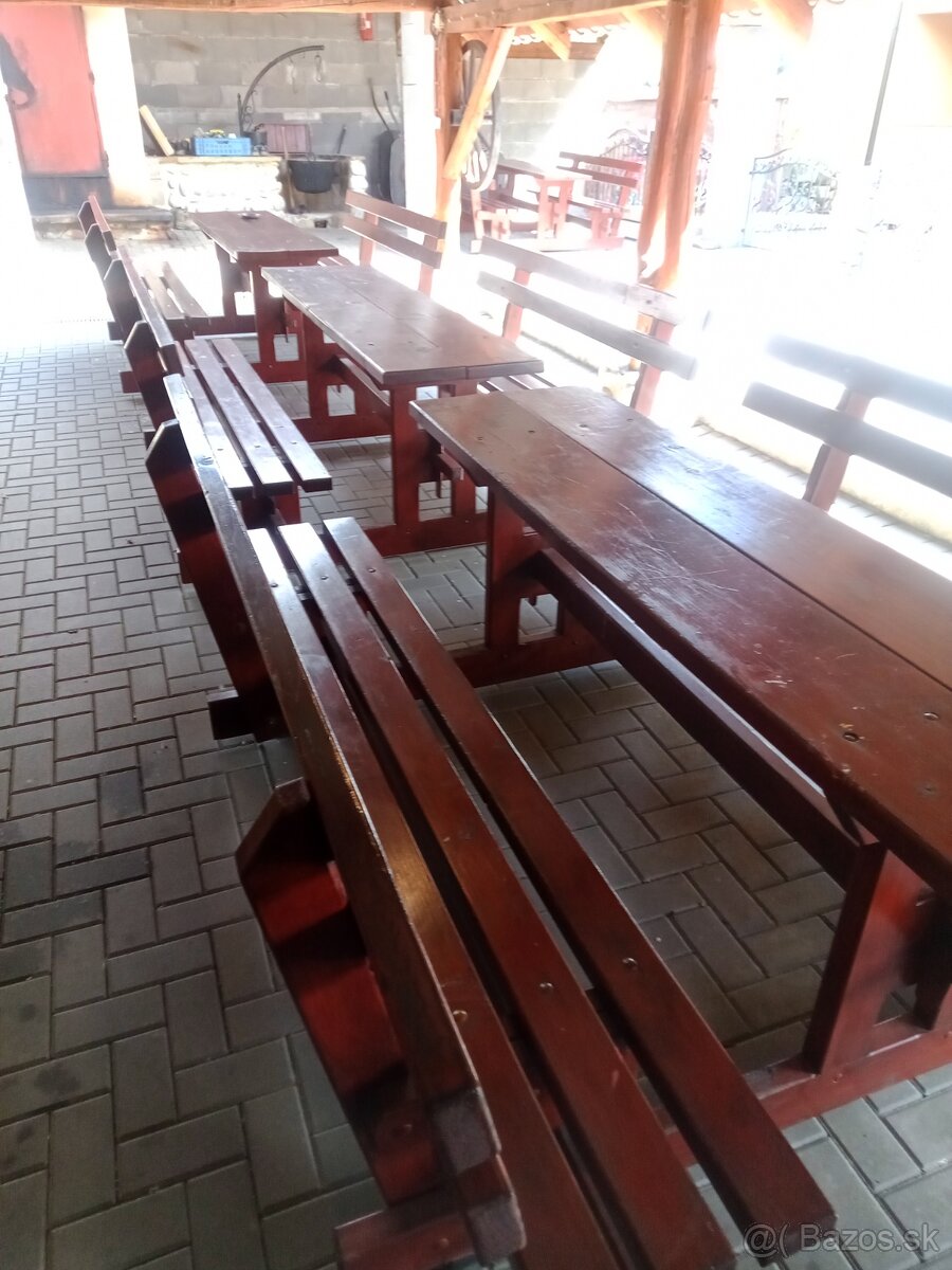 Stoly drevené