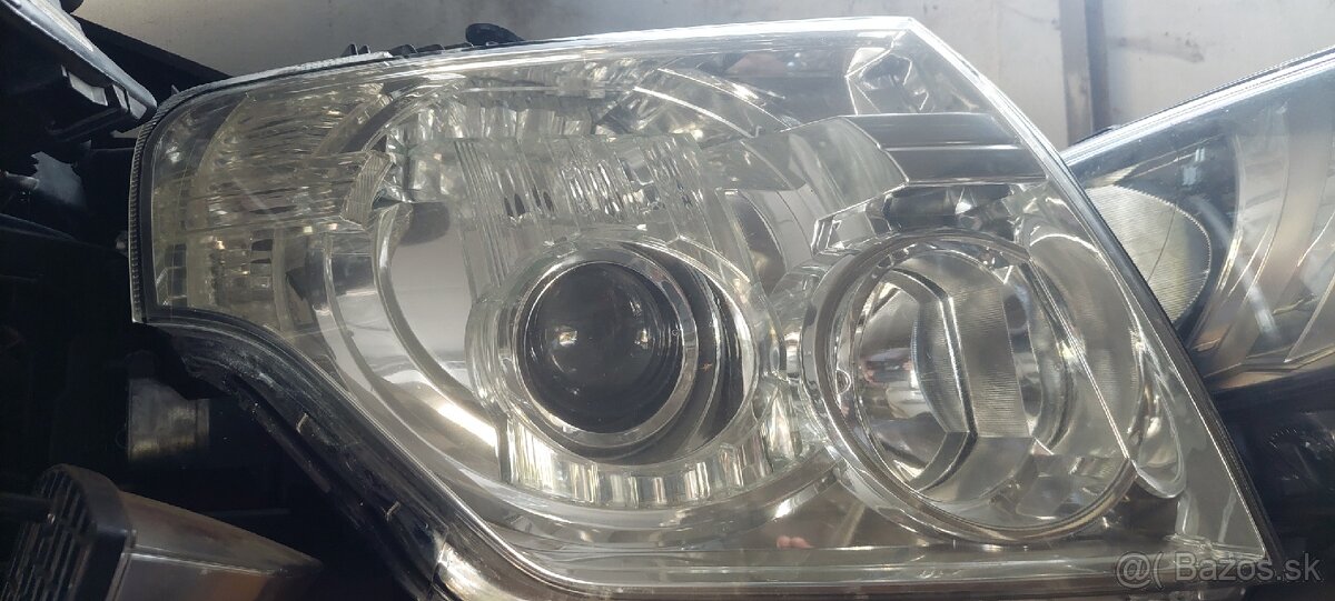 Mitsubishi pajero iv xenon