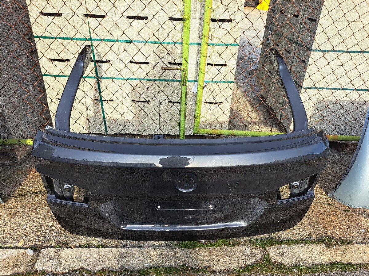 BMW 5 F11 - zadné piate dvere/kufor