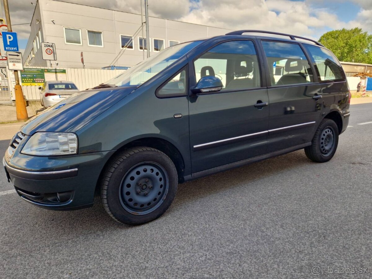 Predám Volkswagen Sharan 1.9 TDI 85 KW..7-miest,bez korozie