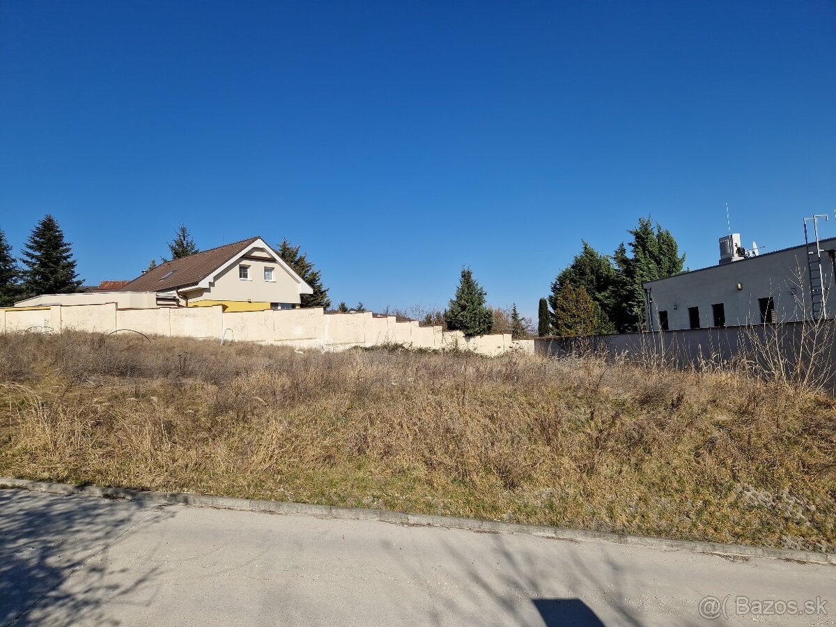 Stavebný pozemok so SP - 527m2 - BA - Rača