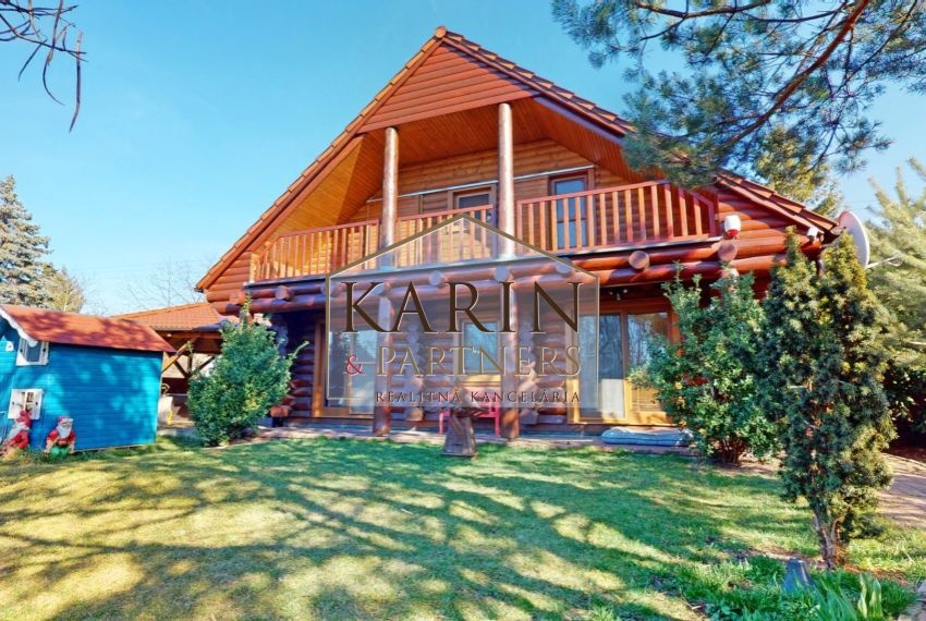 Predaj – Atraktívny zrubový rodinný dom - DNV BA IV