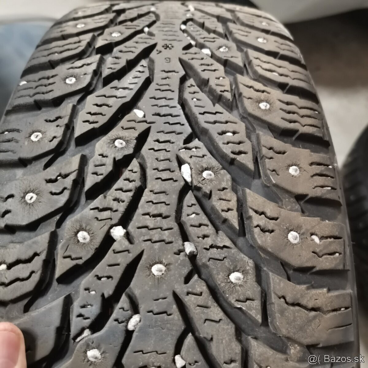 Predám zimné pneu 215/65 R17 Nokian Hakkapelita 9