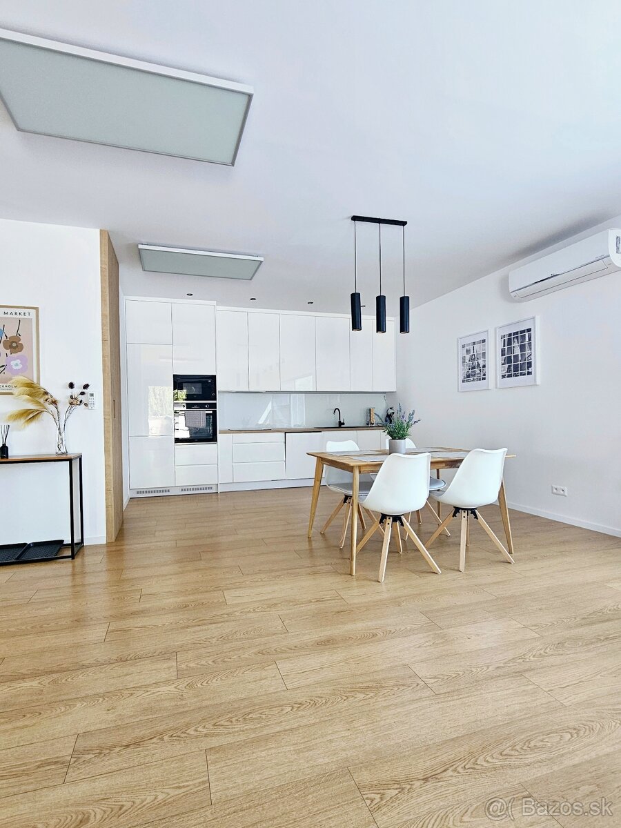 Moderný loft s terasou v centre mesta Prievidza