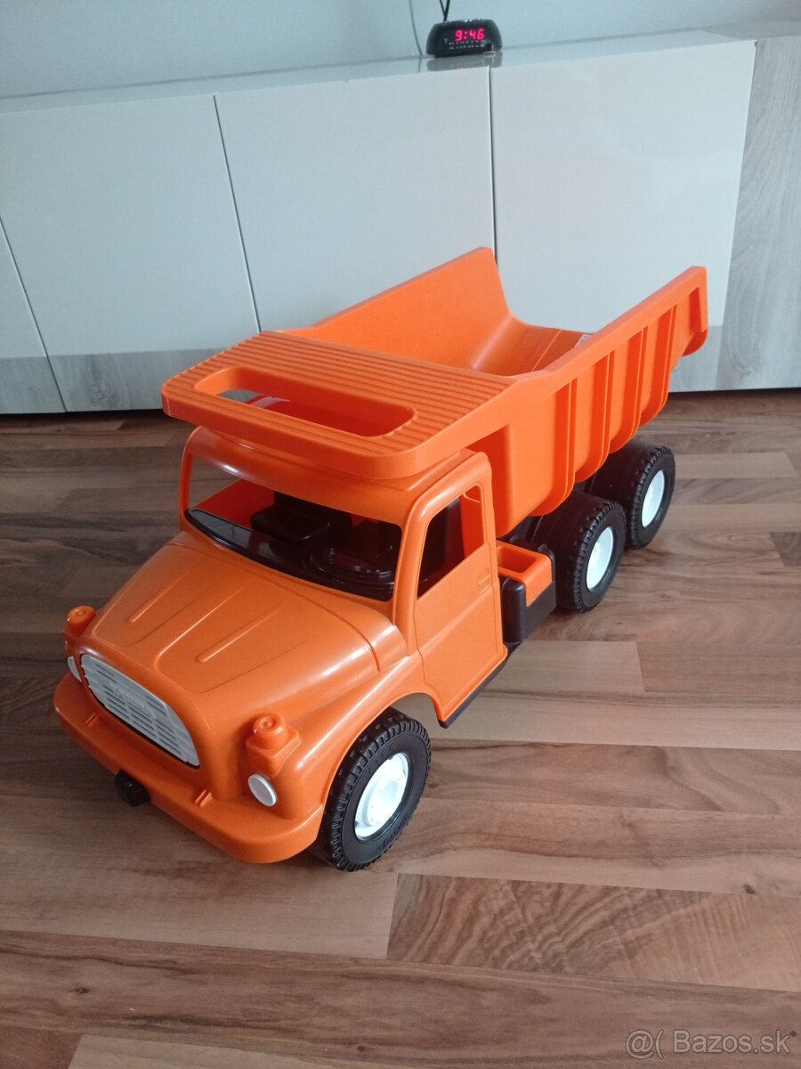 Veľké auto - vyklápačka