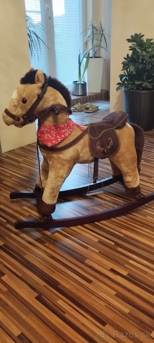 Hojdací koník plus darček