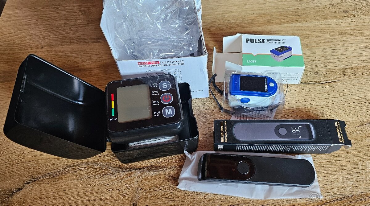 Digitálny tlakomer teplomer a Pulzný oximeter