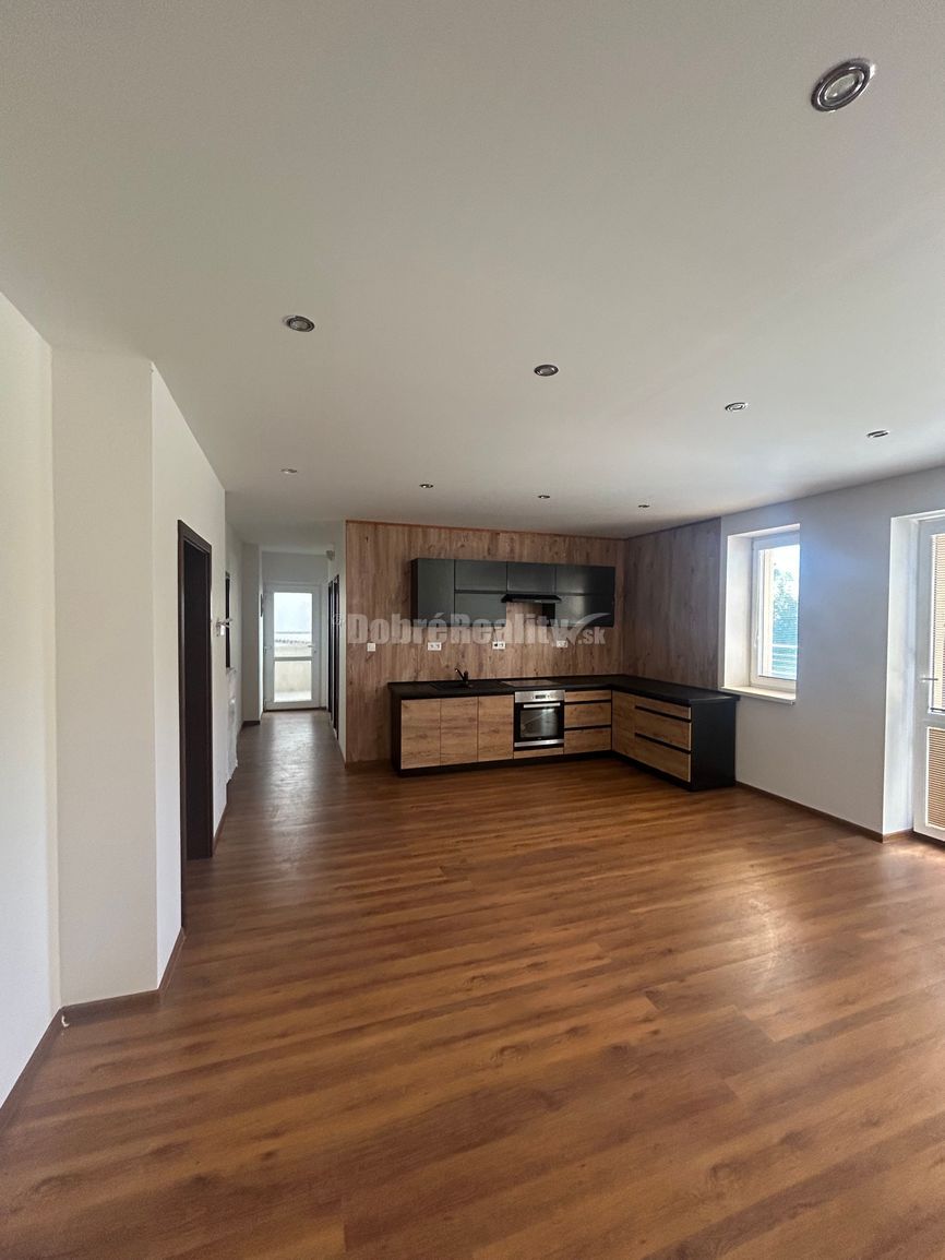 Prenájom 3izb bytu s veľkou terasou pri Gymnáziu