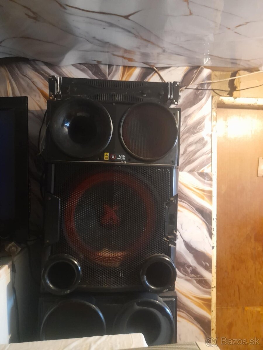 Koncak +dve kusy reproduktory 15