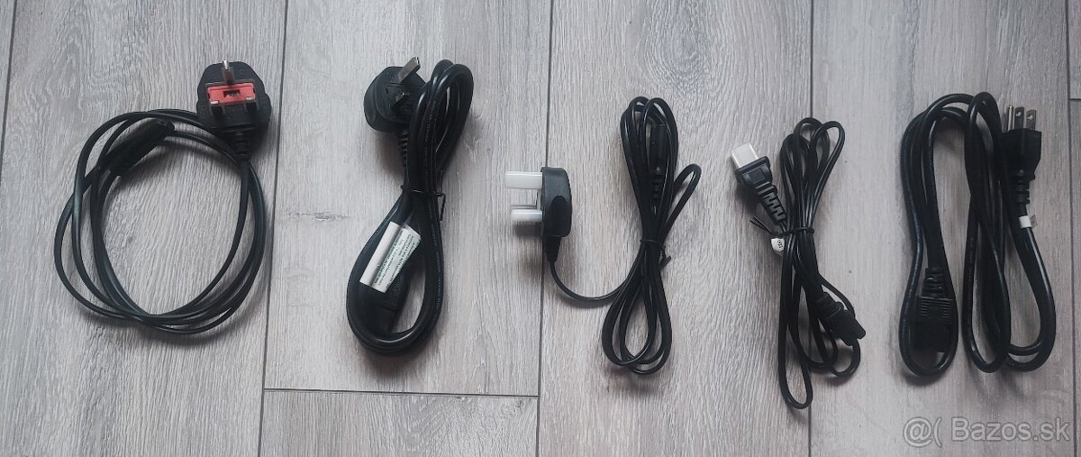 Napájacie káble anglické a americké