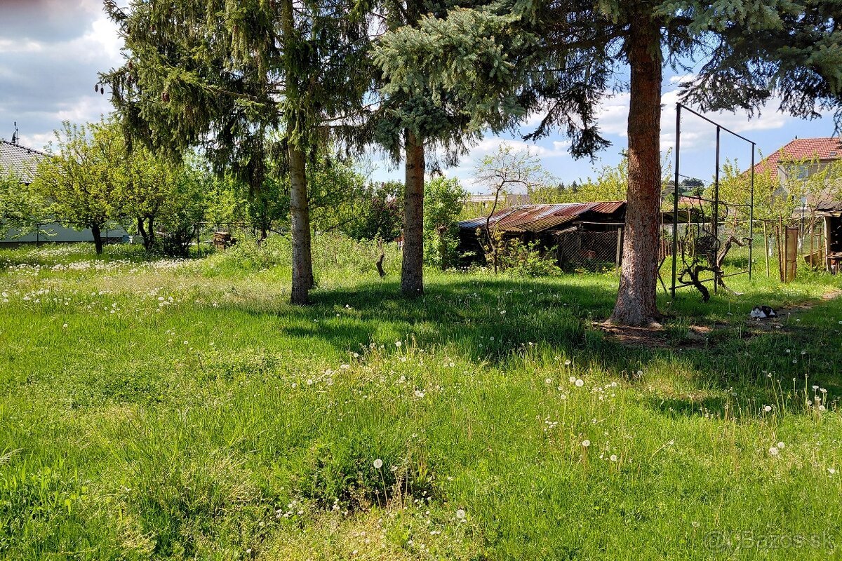 Pozemok na výstavbu RD, 576 m2, Dvorec, okr. Bánovce nad Beb
