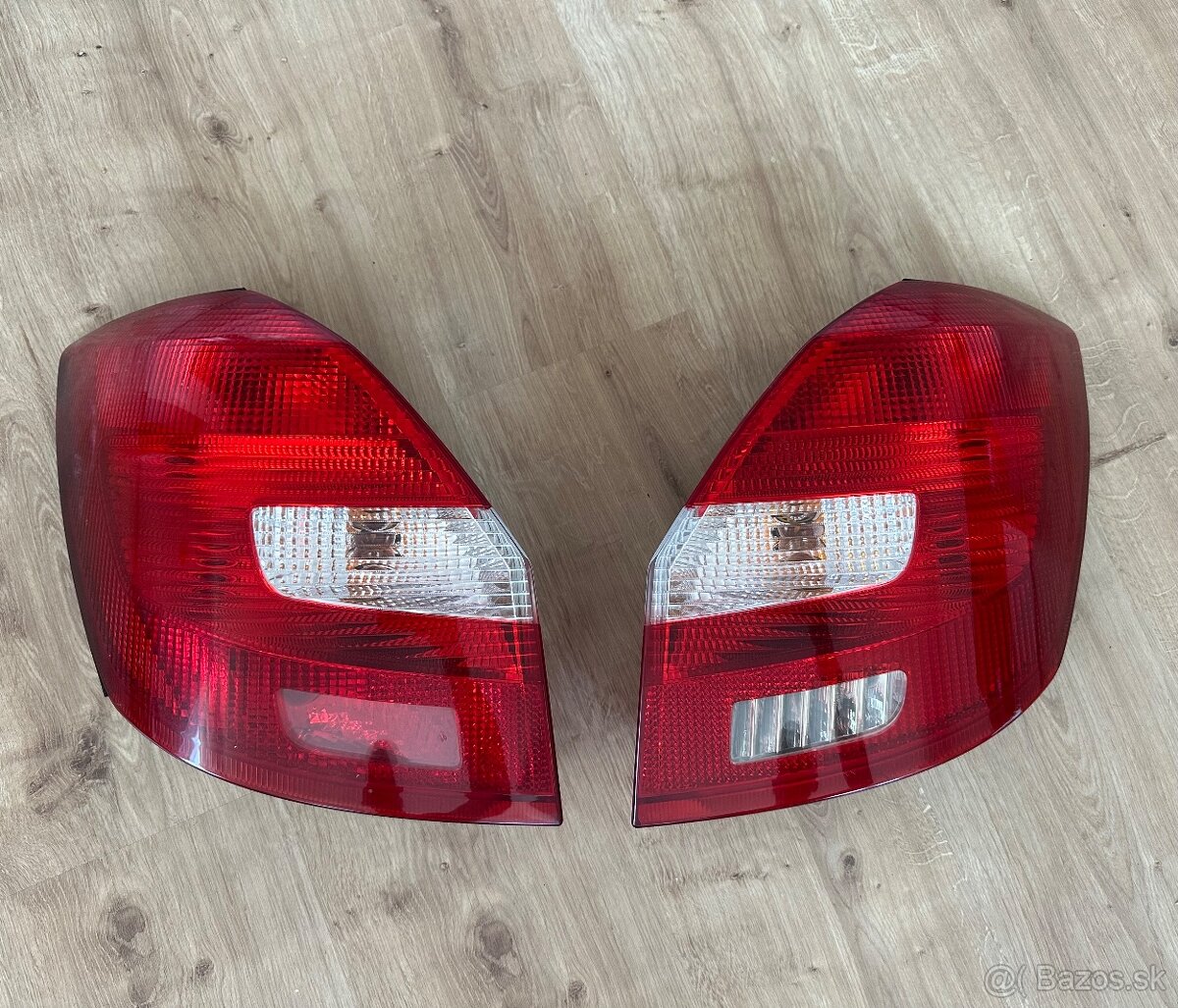 Škoda Fabia 2 zadné svetlá