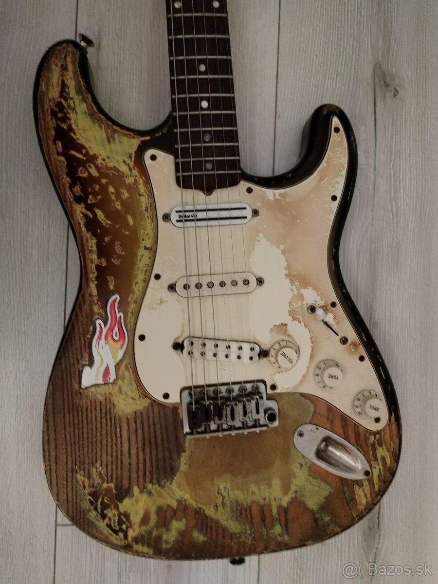 STRATOCASTER  Milan Číz