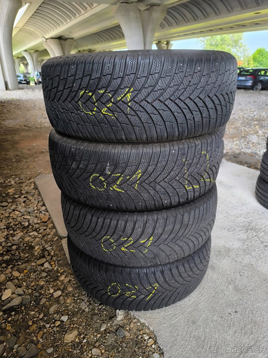 Firestone Winterhawk 4 235/55 R18 104v