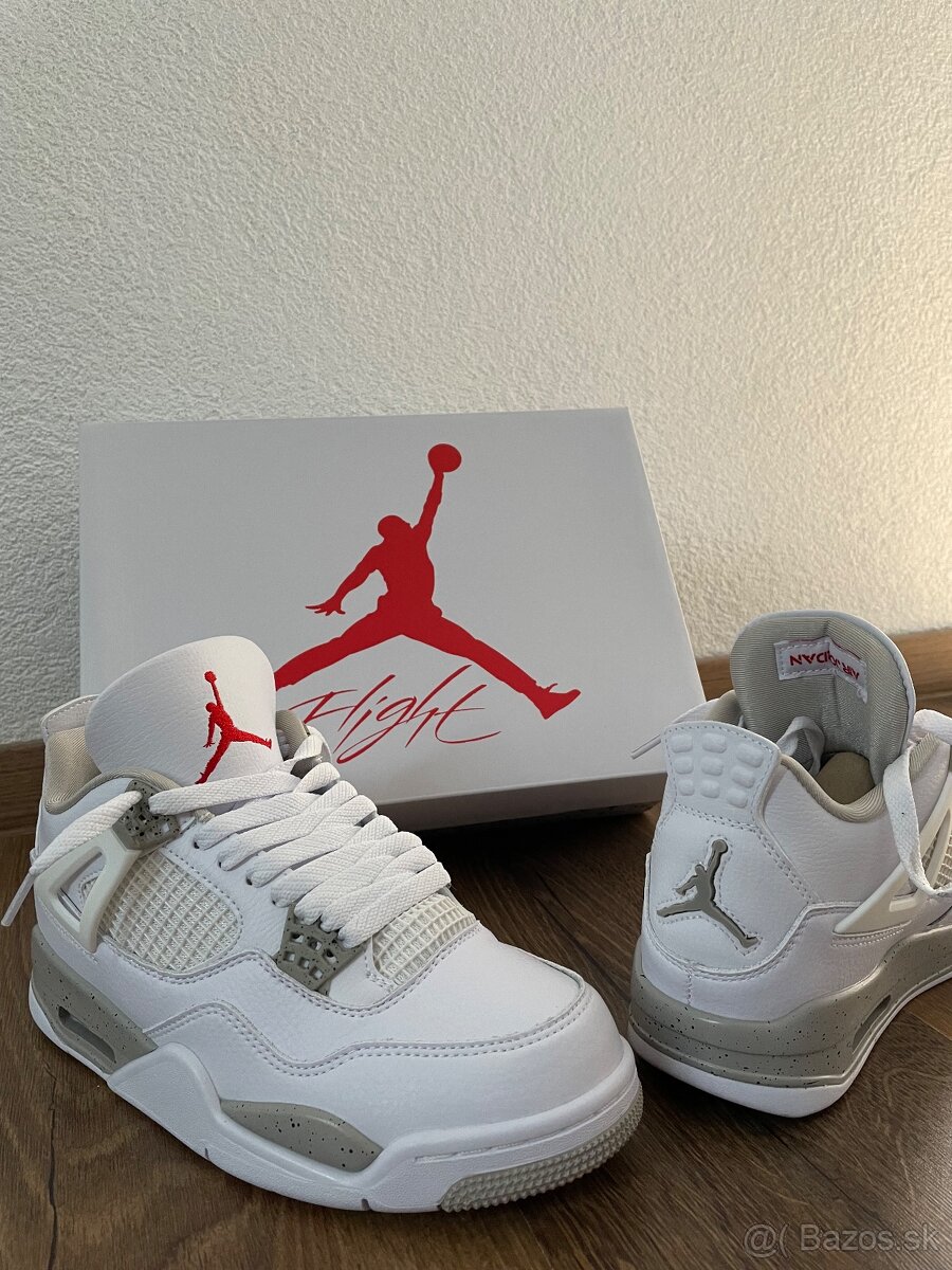 NIKE Jordan 4