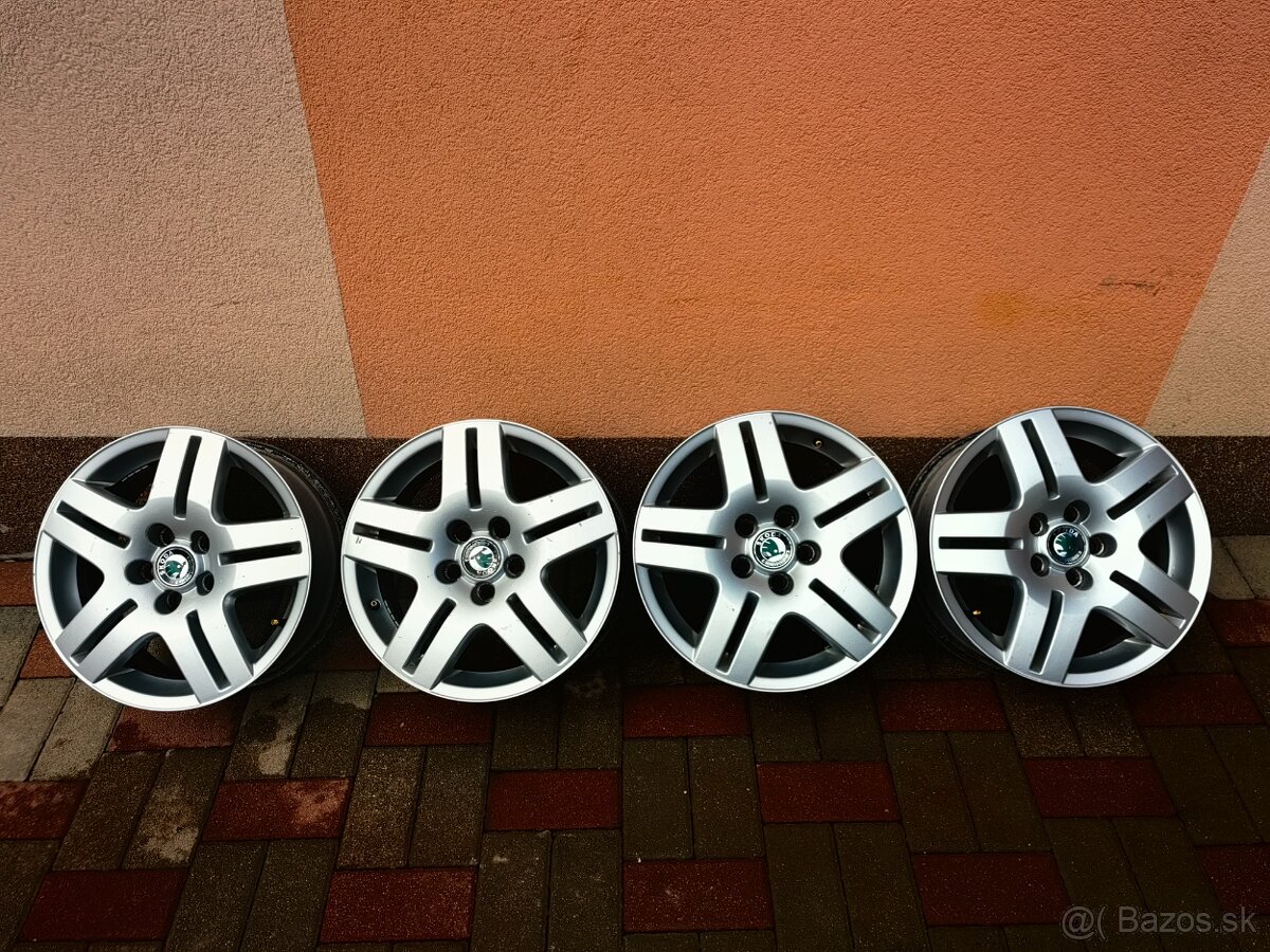 Volkswagen Golf,Polo,Škoda octavia,Fabia 5x100 r15