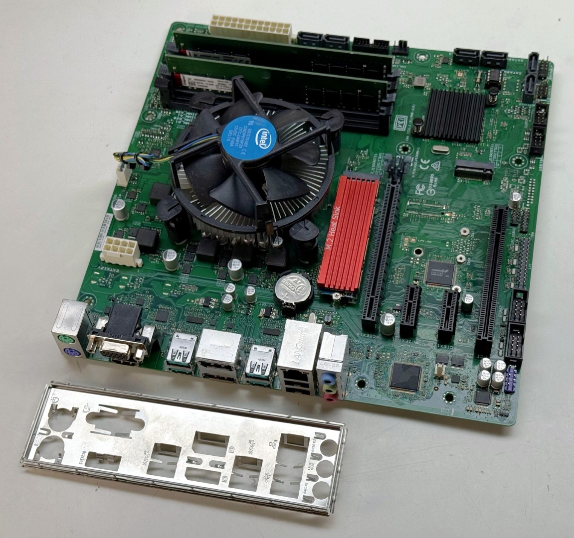Asus B360M-C + i5-9400 + 16GB DDR4 + SSDM2 256GB + W11