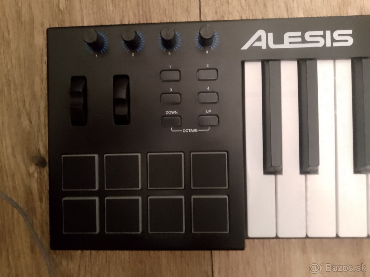 Midi controller Alesis V61
