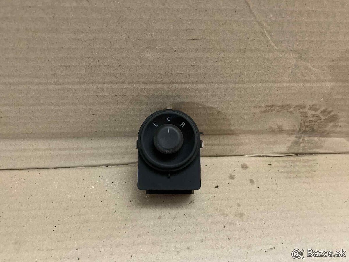 Tlačítko nastavenia spätných zrkadiel Opel Astra J 13271827