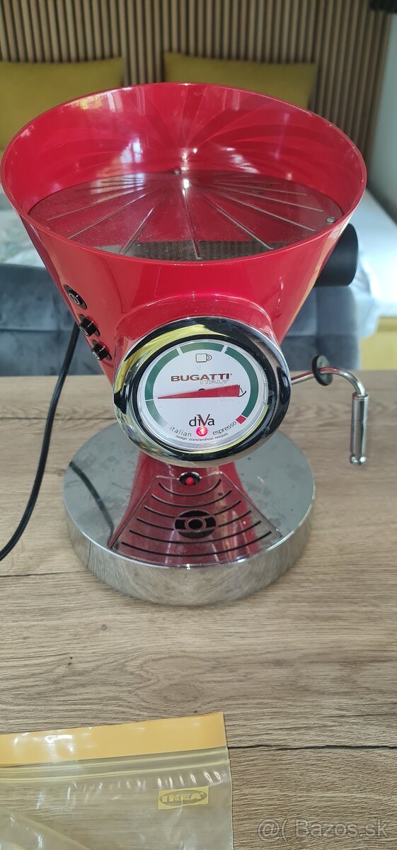 Pákový kávovar DIVA 0,8 l, červený, nerezová oceľ, Bugatti
