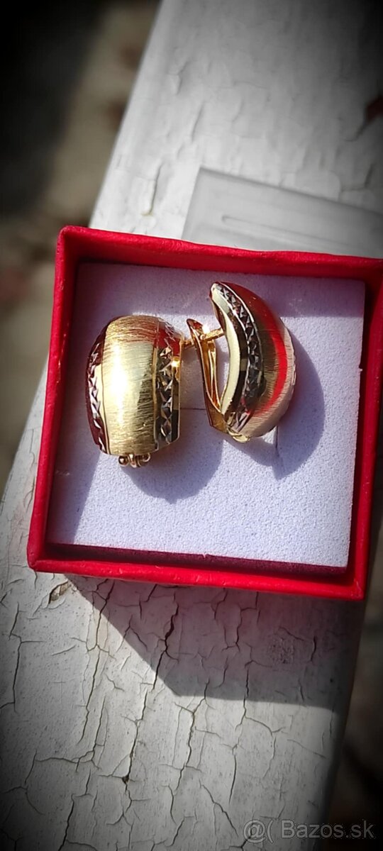 Gravirovane biele žlté zlato náušnice 585