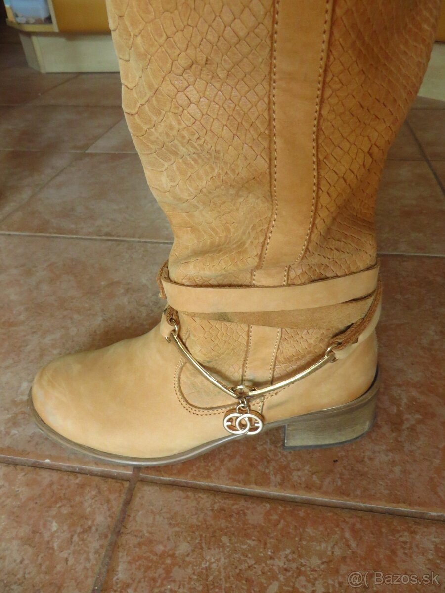 Kožené vysoké čižmy - veľ. 38