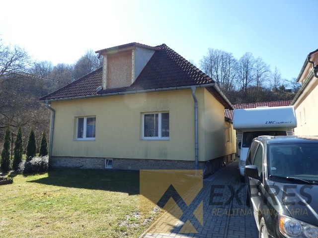 RK EXPRES - rodinný dom v Ráztočne, okres Prievidza.