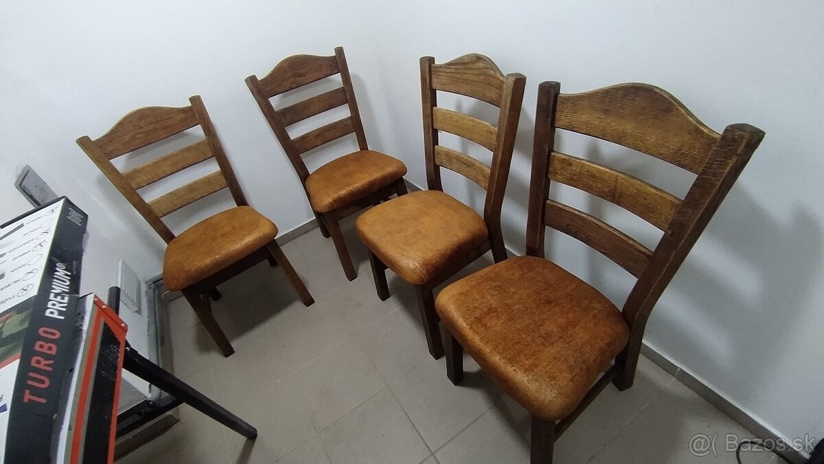 Masívne dubové stoličky repasované