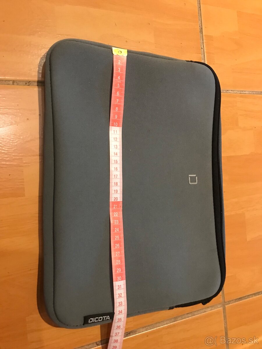 Rezervovaný Ochranný obal na notebook 13” Dicota