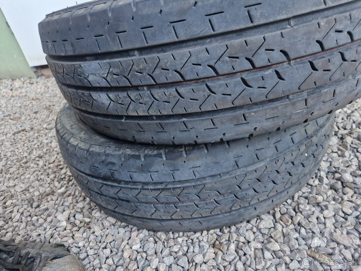 Predam pneu 215/70 r15c