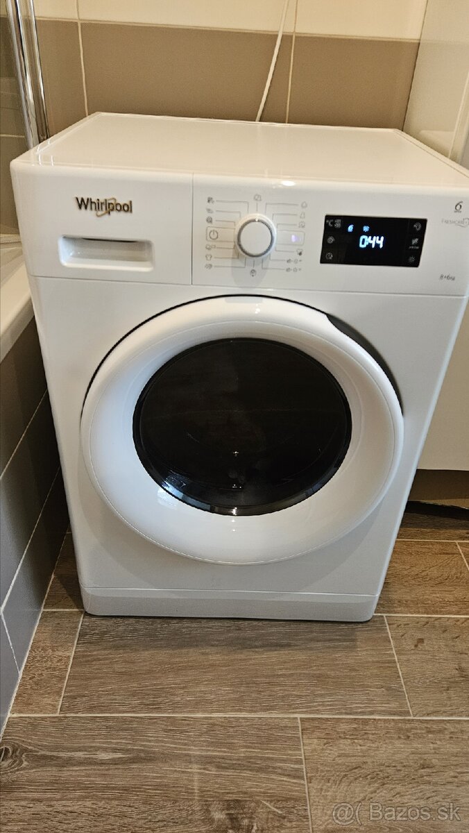 Pracka so susickou Whirlpool