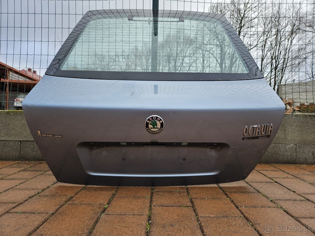 Škoda octavia 1 kufrove dvere sedan