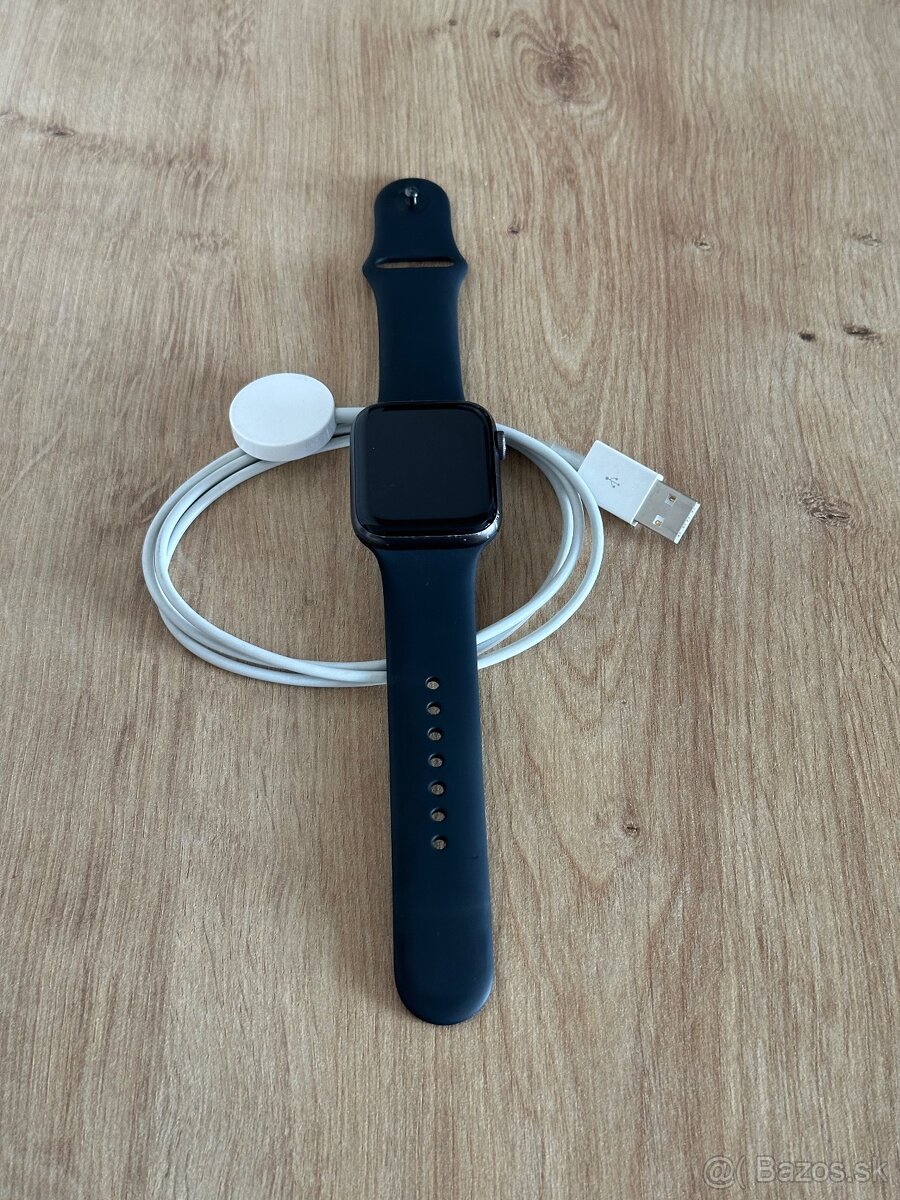 Apple watch SE 44mm hodinky