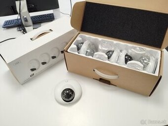 Ubiquiti Unifi kamery.