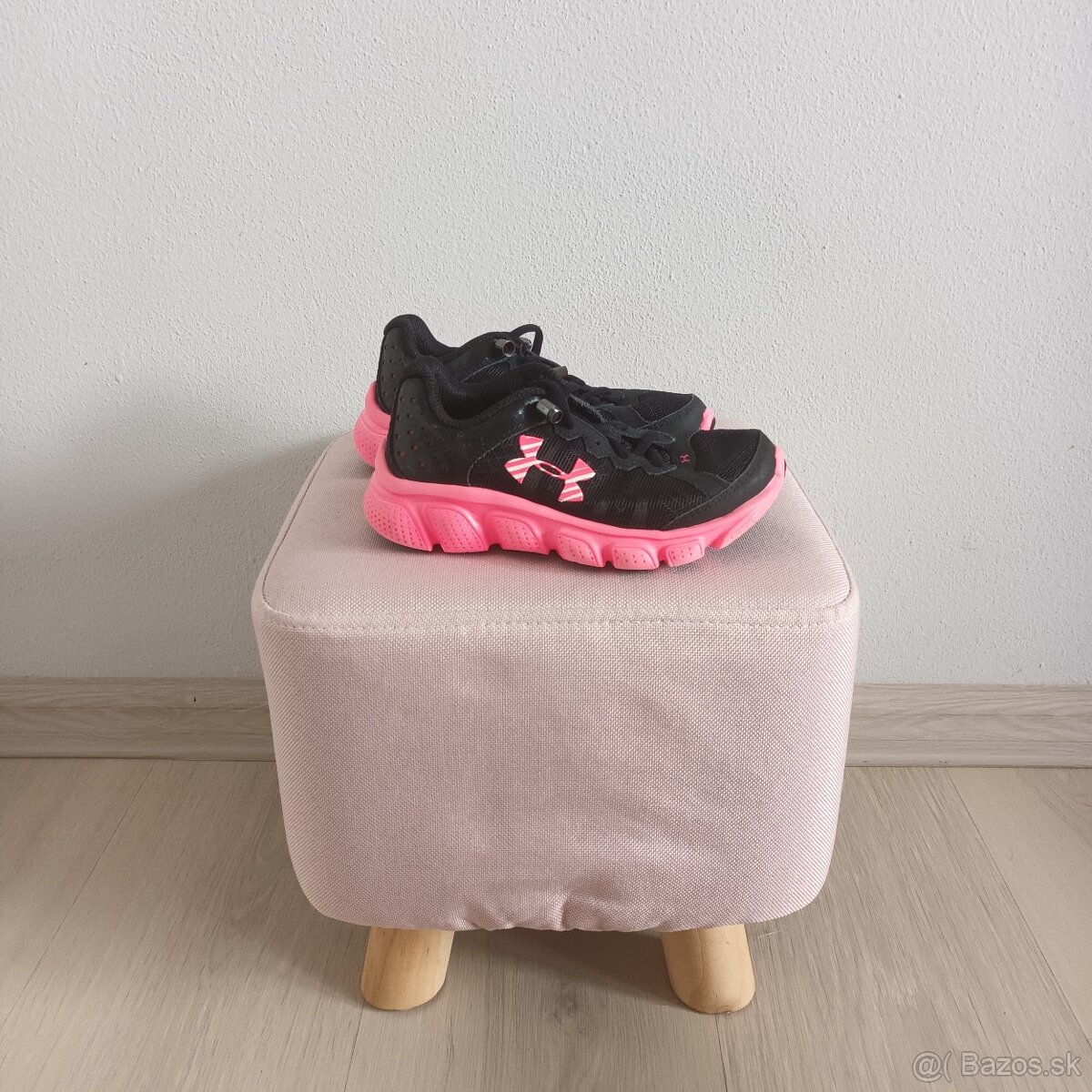 Dievčenské tenisky UNDER ARMOUR v.27,5